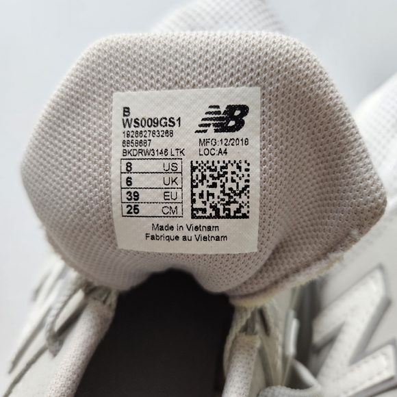 New Balance light grey. Brand new. - Picture 5 of 5